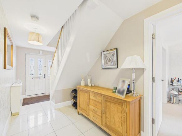 6 bed Detached for sale Image 4