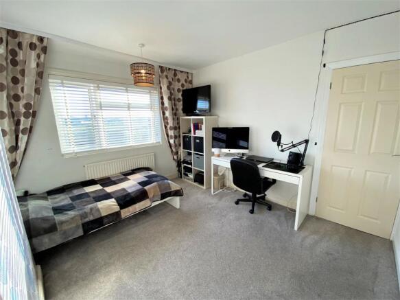 Second Bedroom 869
