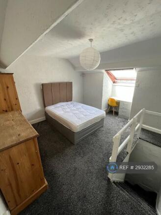 4 bed Terraced to rent Image 7