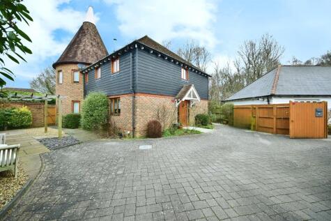 Roundel Close, Kings Hill, West Malling