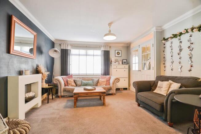 3 bed Semi-Detached for sale Image 6