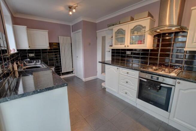 Kitchen 2.jpg