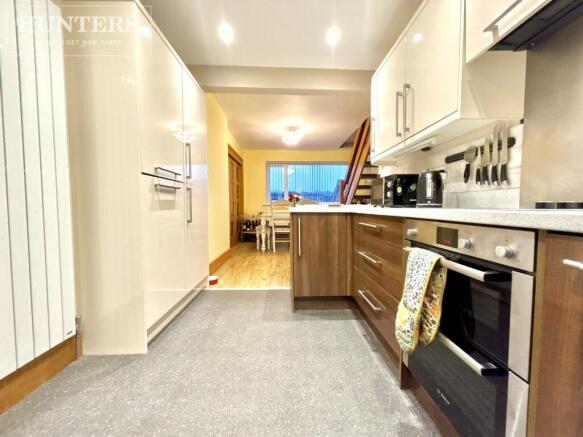 4 bed Detached Bungalow for sale Image 4