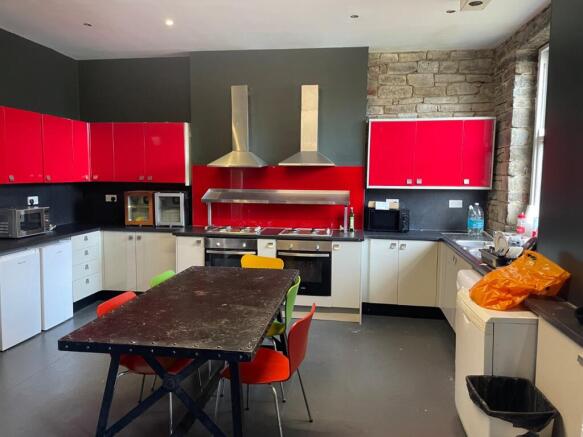 1 bed Apartment to rent Image 6