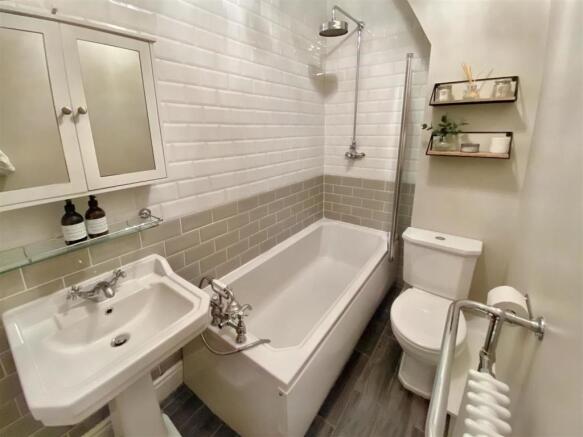 Bathroom.jpg