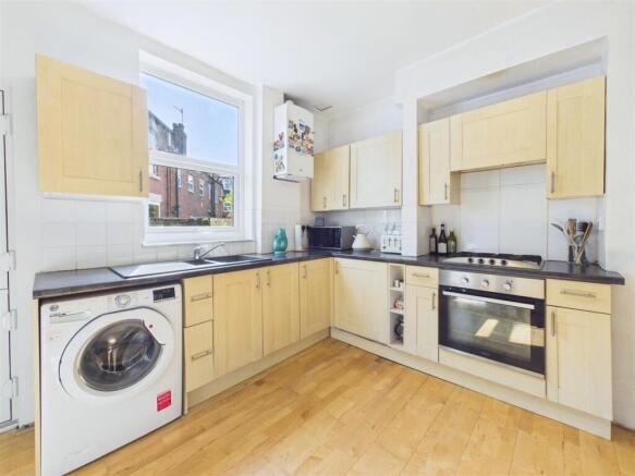 3 bed Terraced for sale Image 7