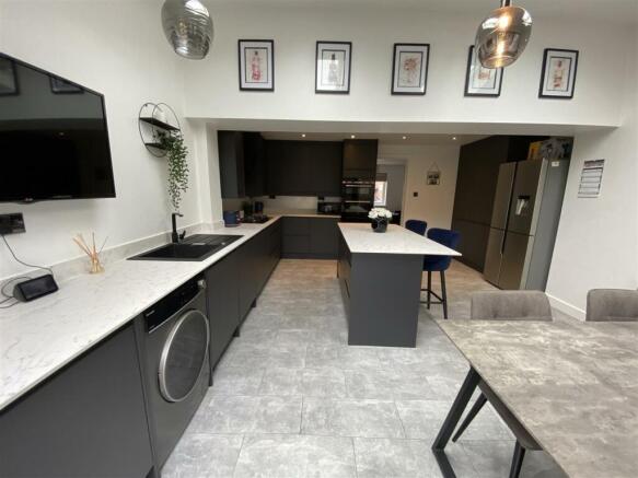 Extended Dining Kitchen