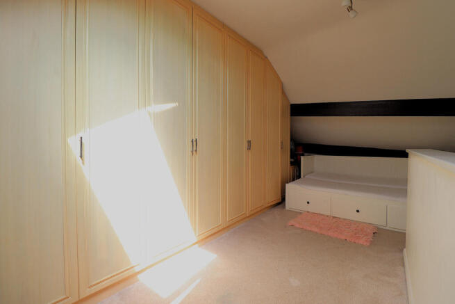 3 bed Terraced for sale Image 11