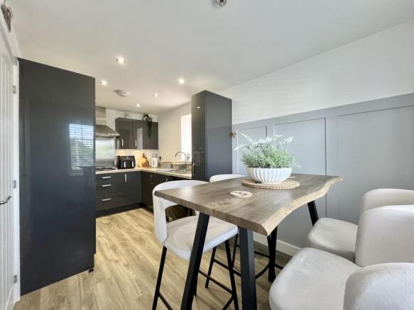 KITCHEN DINER