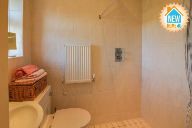 EN SUITE 1: