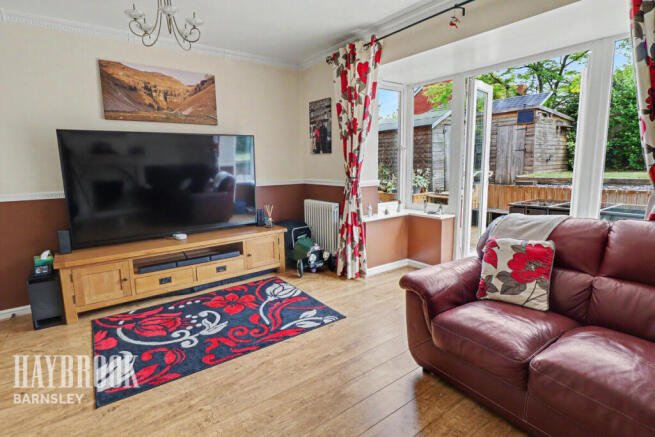 4 bed Detached for sale Image 5