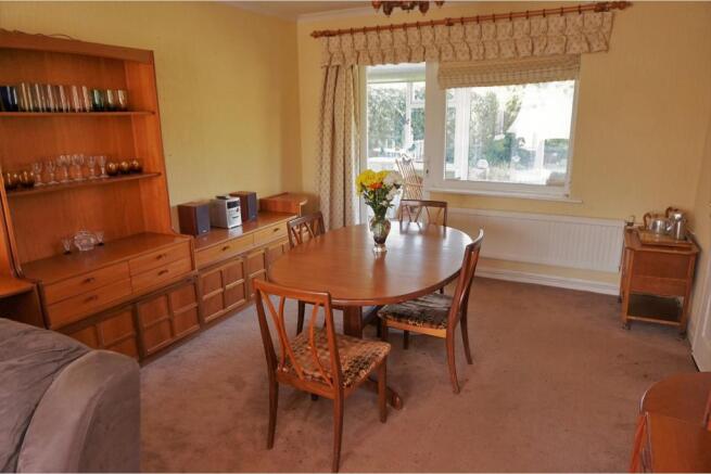 Lounge/Dining Room