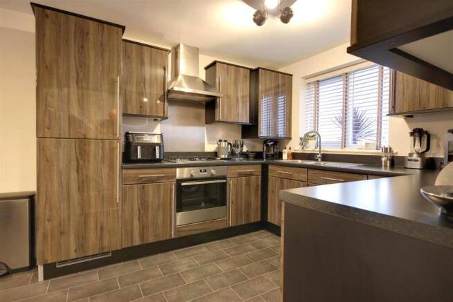3 bed Detached for sale Image 4