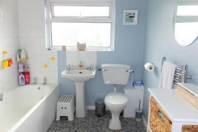 Bathroom.JPG