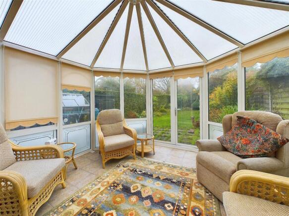 3 bed Detached to rent Image 7