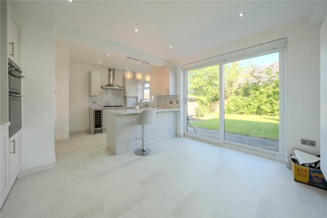 3 bed Semi-Detached for sale Image 12
