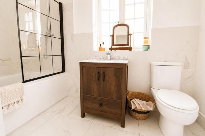 Family Bathroom 