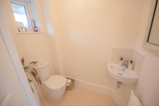 4 bed Town House for sale Image 7