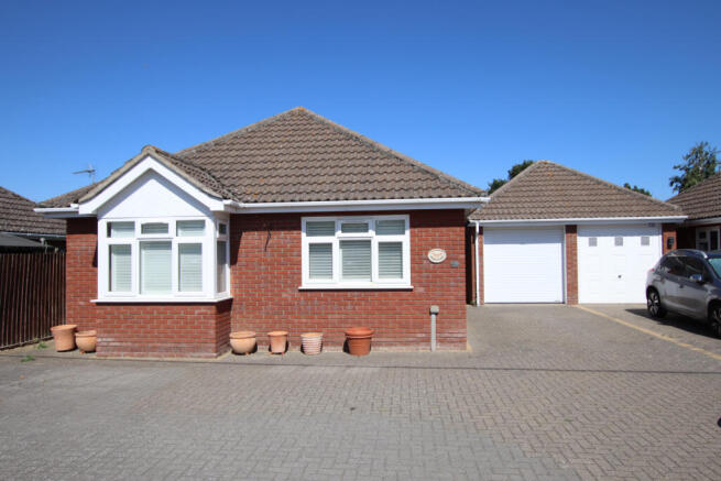 Colchester Road, Weeley