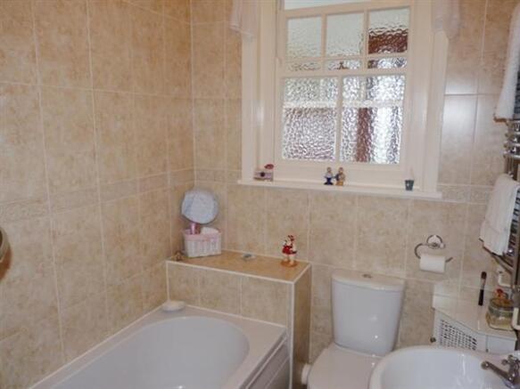 BATHROOM/WC