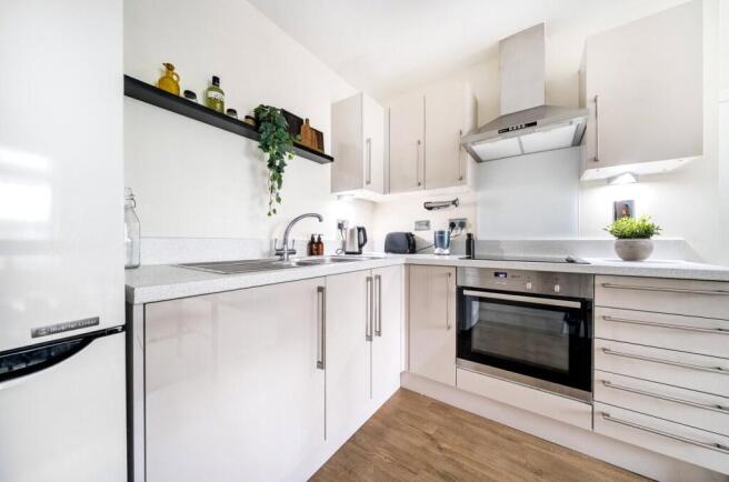 1392997-15-696626...