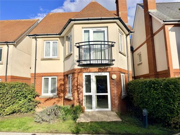 1-bed flat on Avenue Road, Lymington, Hampshire, SO41, £75,000