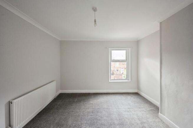 3 bed Terraced for sale Image 11