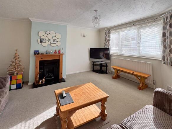 17 Greenfield Ave Kettering-17.jpg