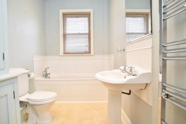 3 bed Flat for sale Image 6