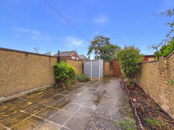 Wolsey Road, Ashford, Surrey, TW15 photo 3