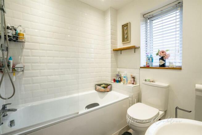 Hornchurch Close, Radyr Way, HernCrabtree (17).jpg
