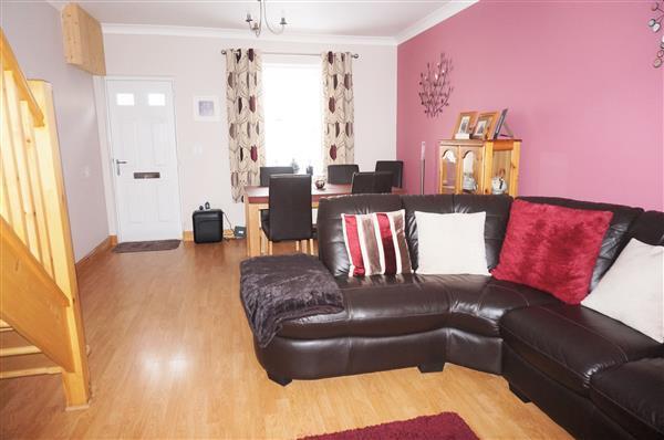 OPEN PLAN LOUNGE AND