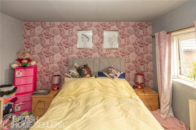 3 bed Semi-Detached for sale Image 6