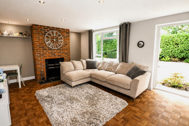 Lounge/Dining Room