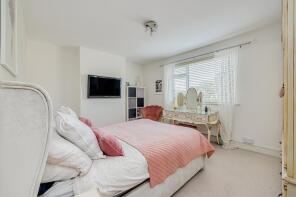 4, Hexton Road, Bedford MK45 4JY