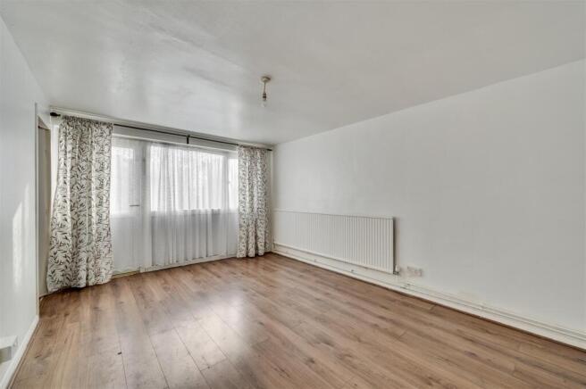 Daniels_Midwood Close, NW2 6YL_005.jpg