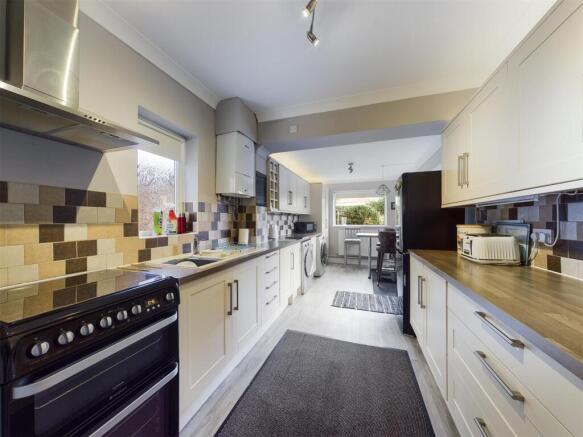 3 bed Semi-Detached for sale Image 4