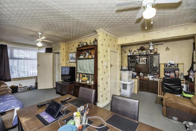 Lounge/Dining Room