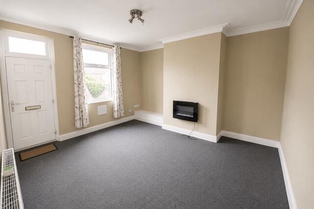 2 bed House to rent Image 4