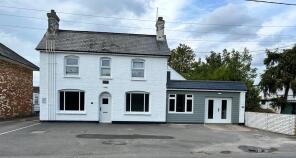 Red Hatch, Reading Road, Burghfield Common, Reading RG7 3BL