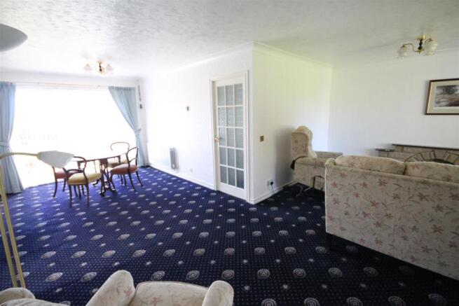 Lounge / Dining Room