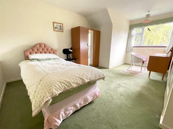 BEDROOM 2