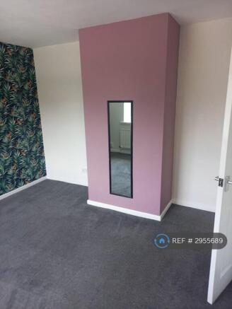 3 bed Semi-Detached to rent Image 8