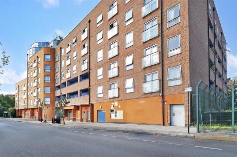 John Bowles Court, Schoolhouse Lane, London