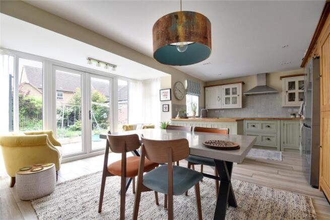 4 bed Detached for sale Image 4