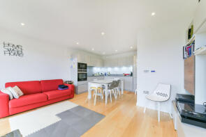 12, 2 Sidonie Apartments, Danvers Avenue, London SW11 1AJ
