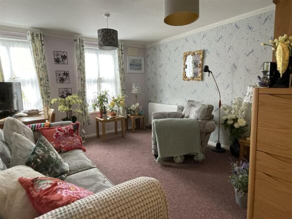 Lounge/Diner: