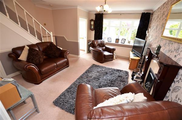 LOUNGE.