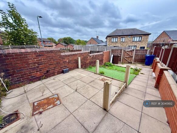 2 bed Terraced to rent Image 11