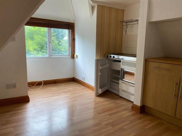 school rd 3 flat 10 lounge.jpg